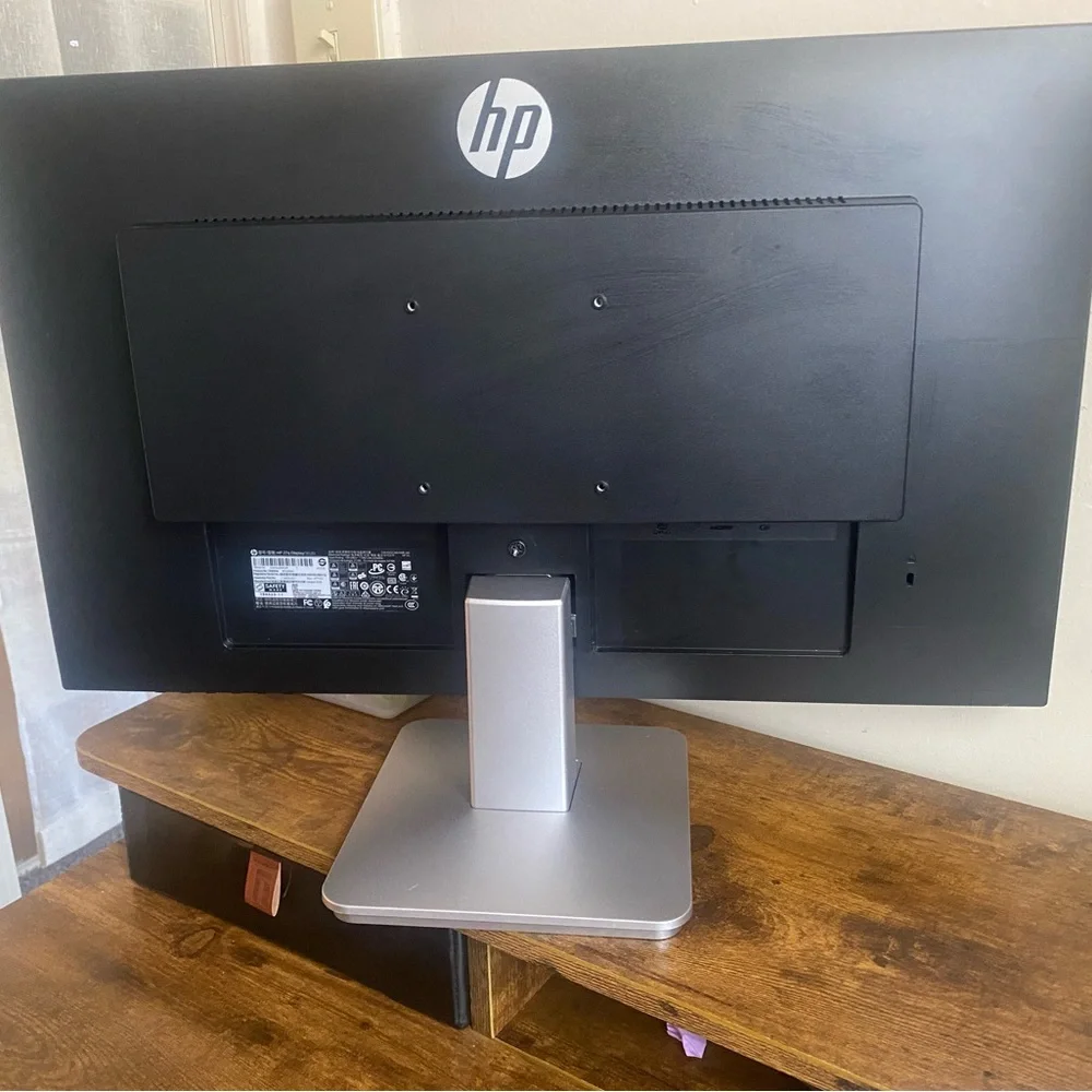 HP Monitor with Silver Stand